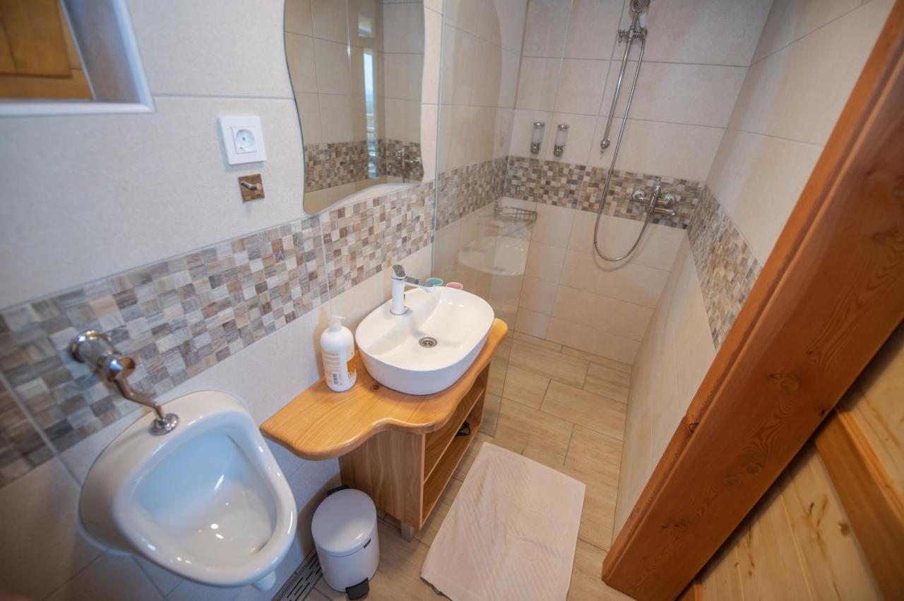 Ivancna Gorica Holiday Home Ernest Zelezni With Hot Tub מראה חיצוני תמונה